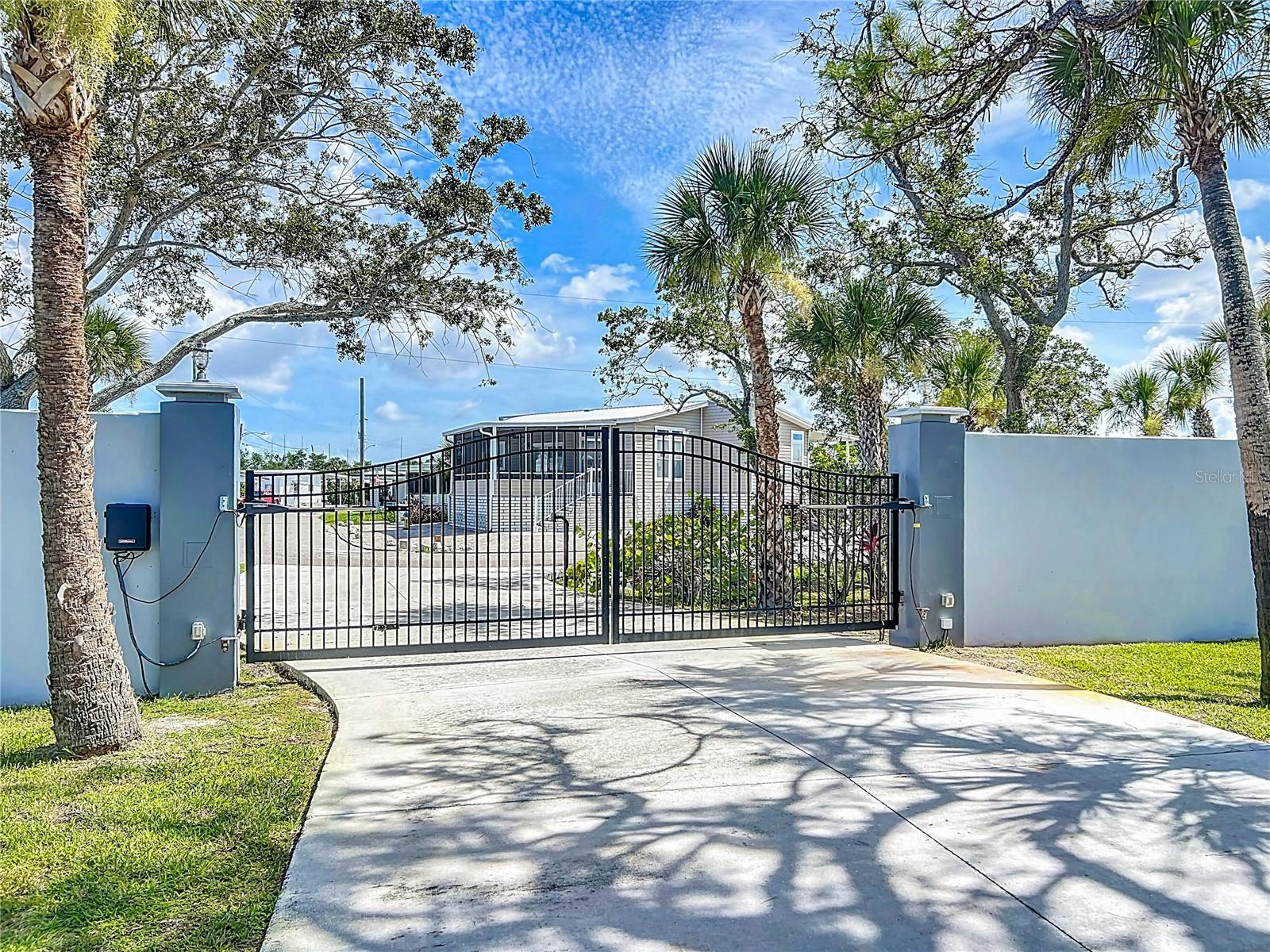 2424 BAY DRIVE 2424/2426