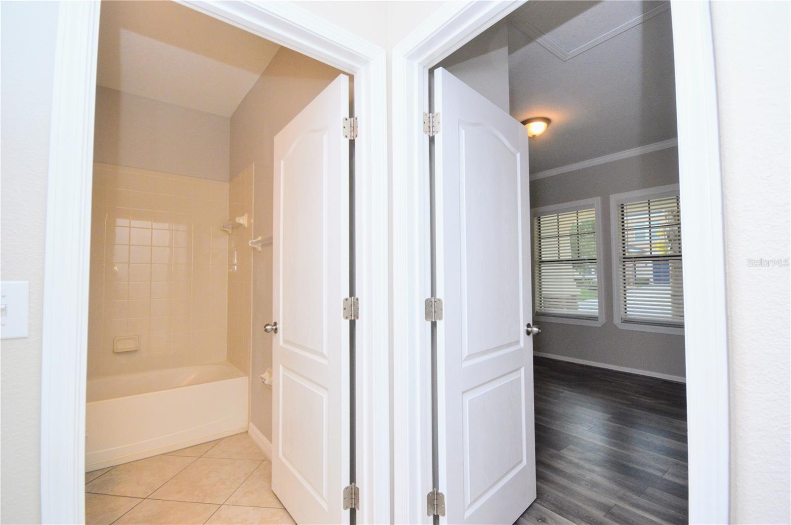 OAKS AT SHADY CREEK PH 1 - Residential Lease