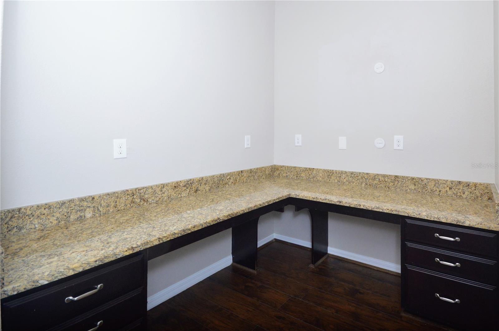 OAKS AT SHADY CREEK PH 1 - Residential Lease