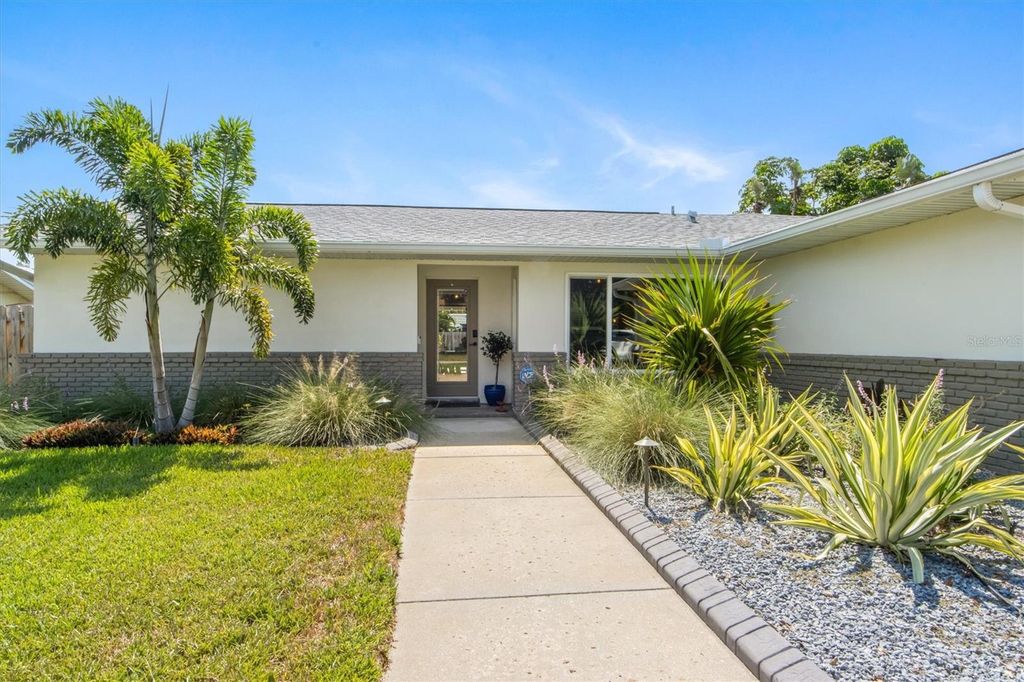 Photo of 311 70th Street NW, Bradenton, FL 34209 (MLS # A4659746)