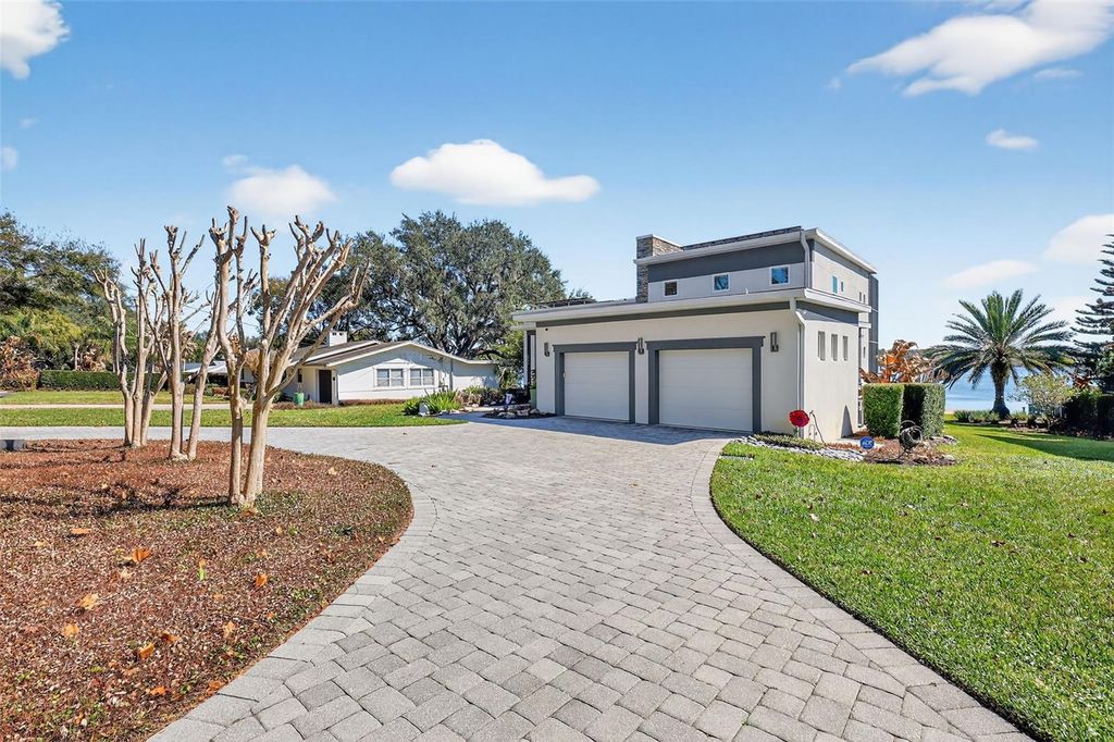 Photo of 1535 Sunset Circle, Mount Dora, FL 32757 (MLS # G5108754)