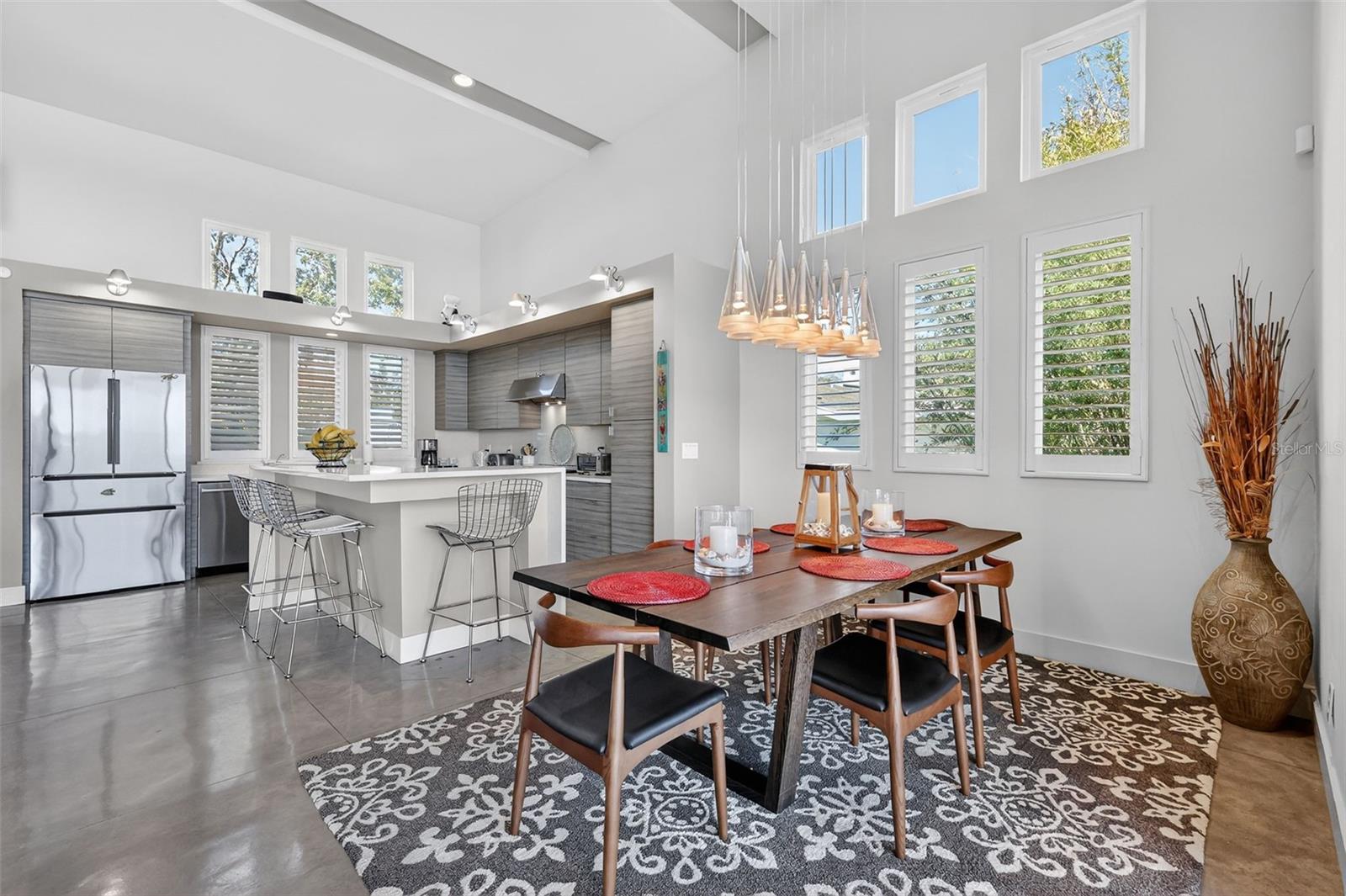 LAKE GERTRUDE MANOR - Residential