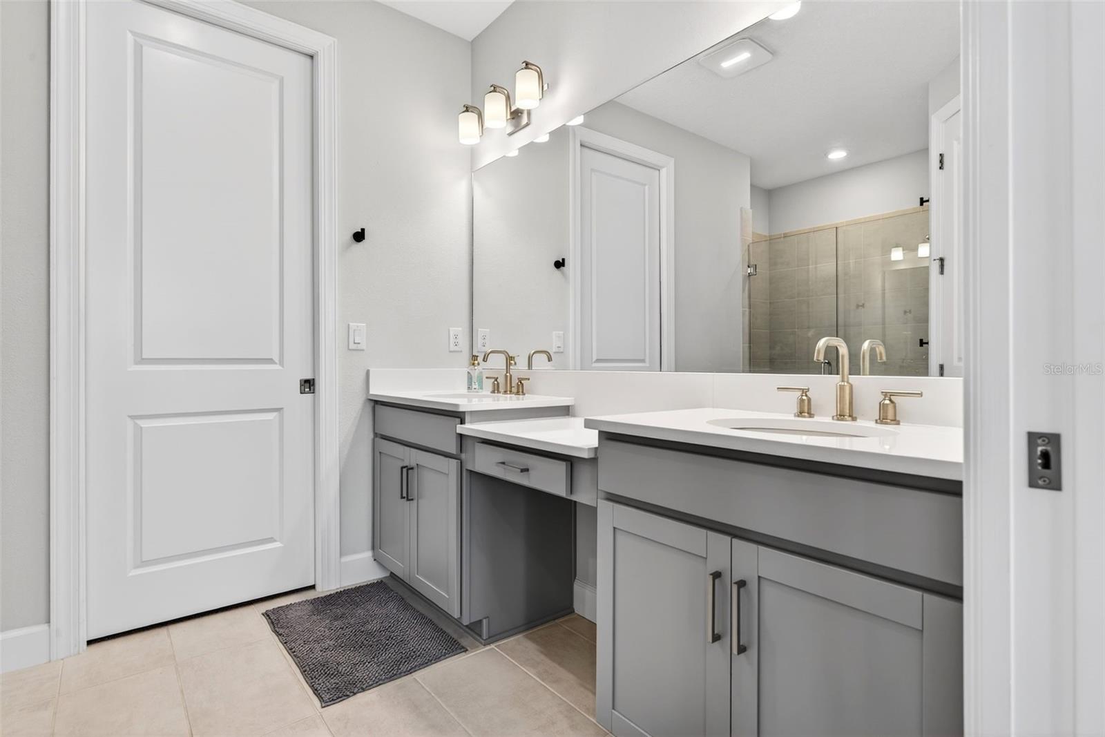 AZARIO ESPLANADE PH III SUBPH D - Residential