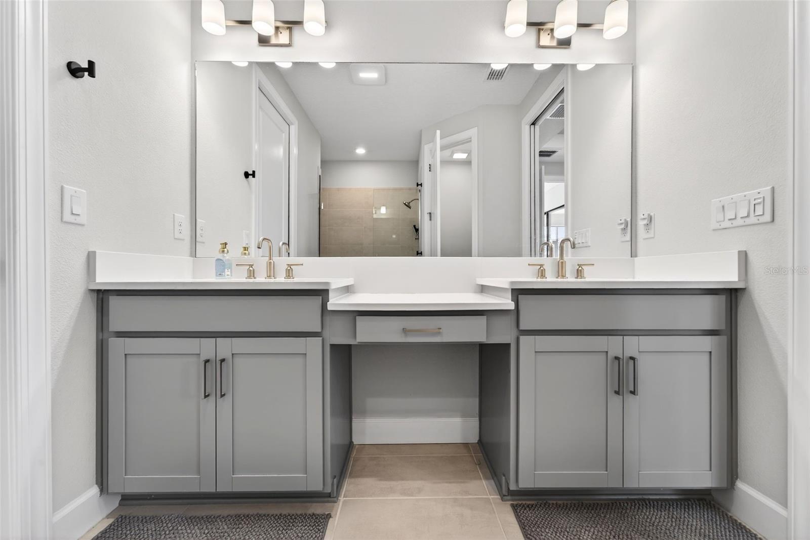 AZARIO ESPLANADE PH III SUBPH D - Residential