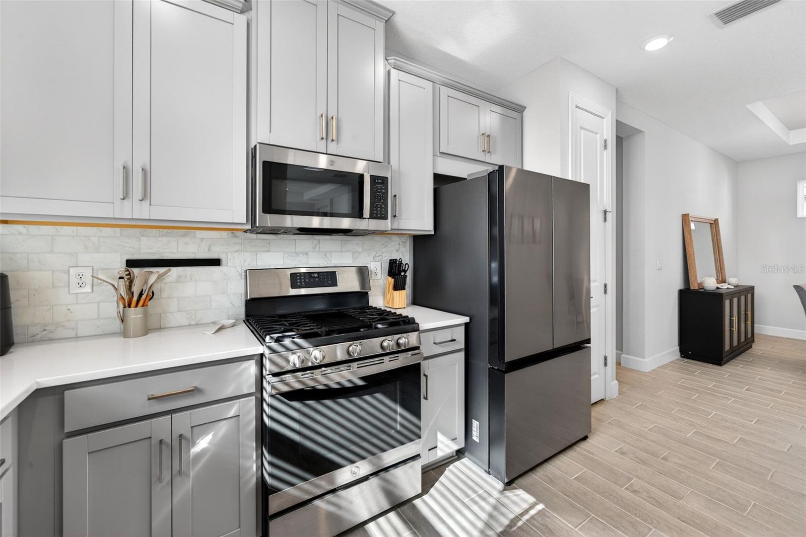 AZARIO ESPLANADE PH III SUBPH D - Residential