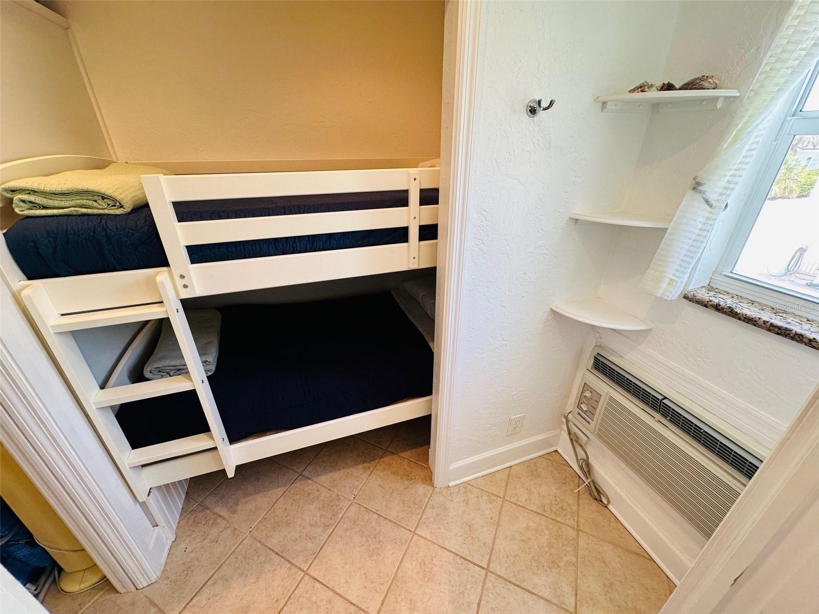 PASS-A-GRILLE BEACH CONDO PH I CONDO - Residential