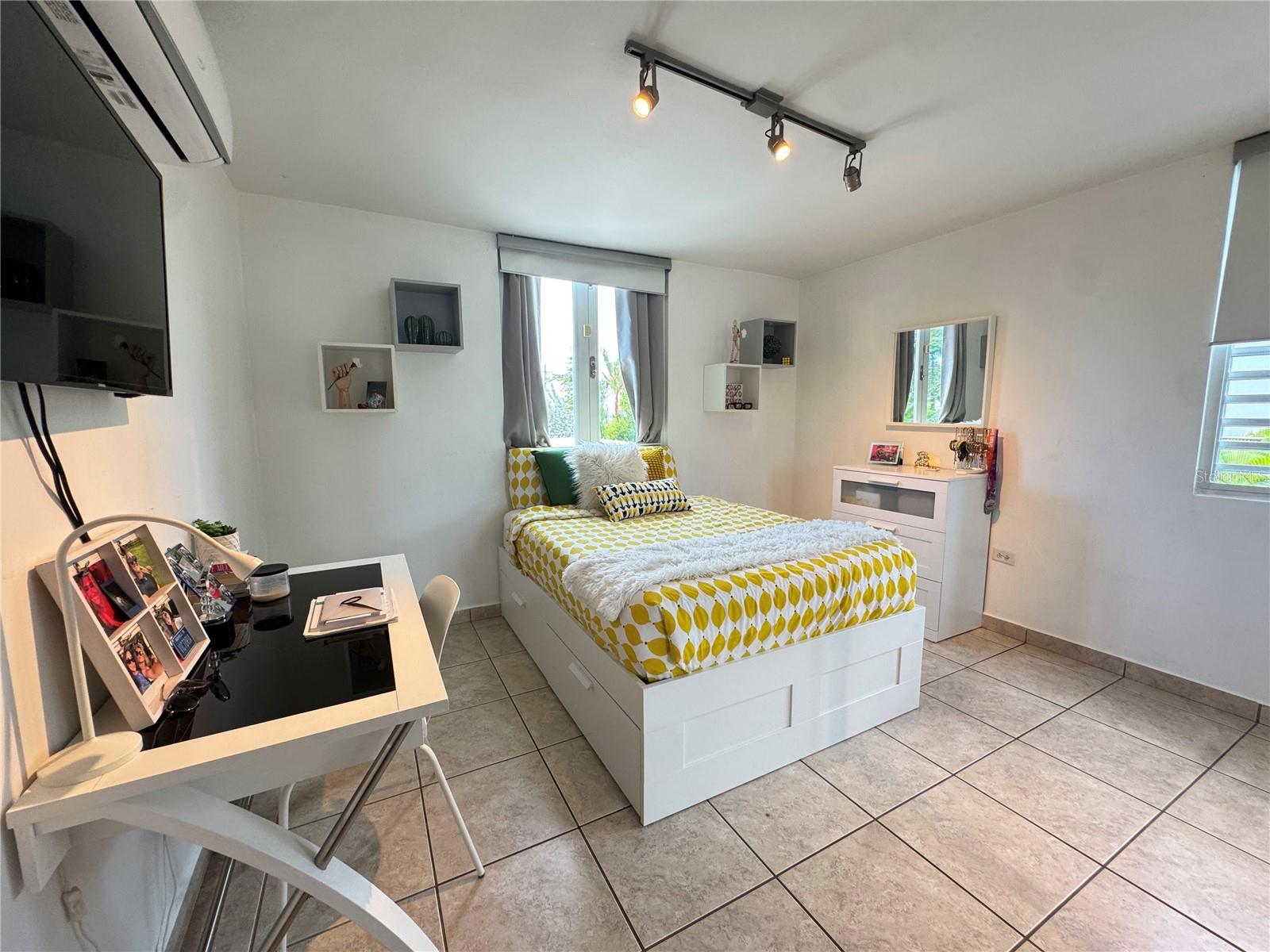 PASEO LOS CORALES I - Residential