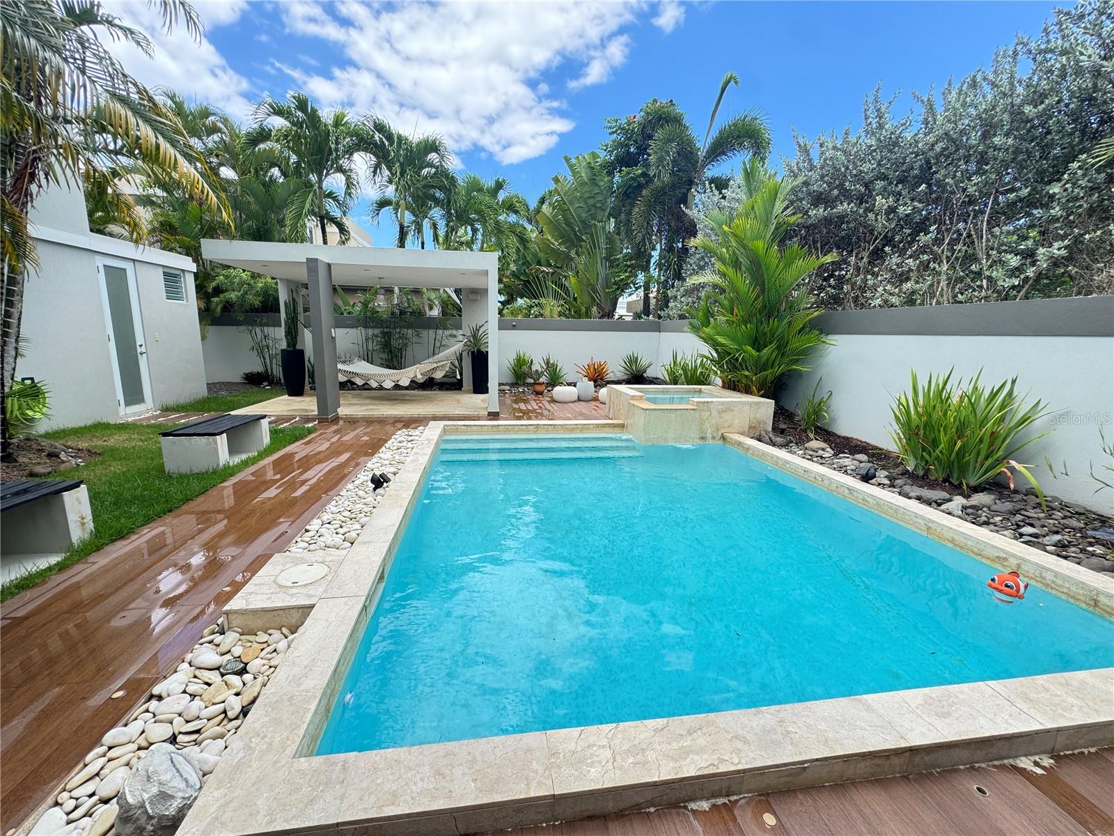 PASEO LOS CORALES I - Residential