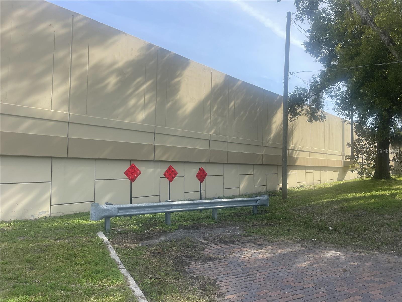 LAWNDALE - Residential