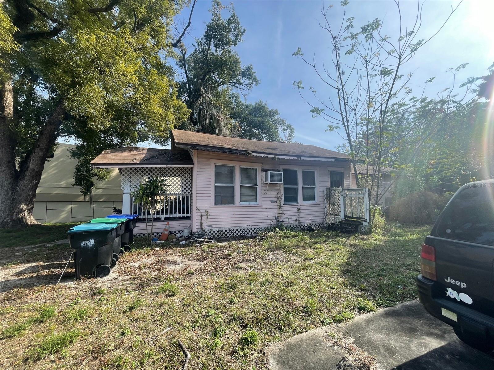 LAWNDALE - Residential