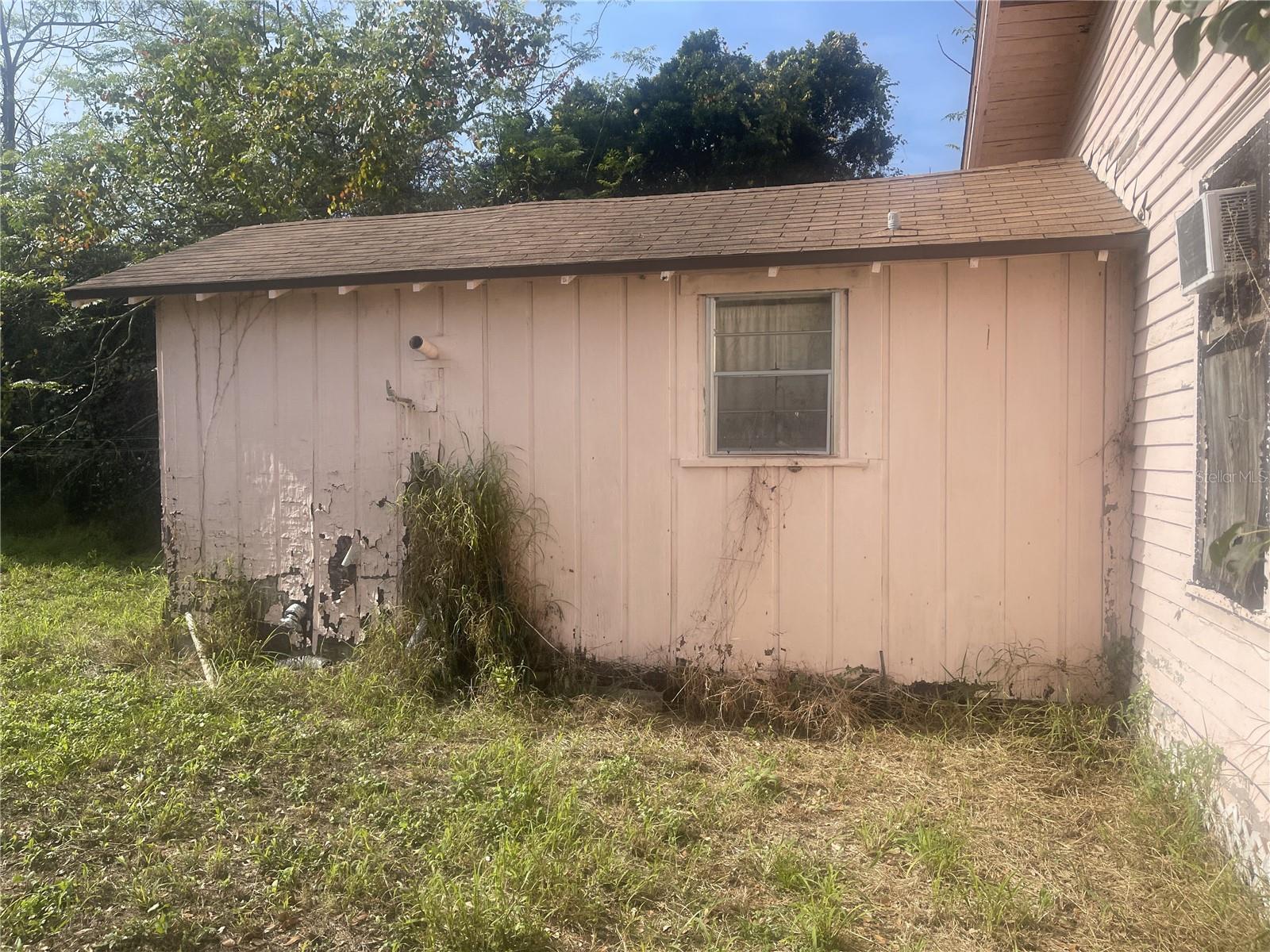 LAWNDALE - Residential