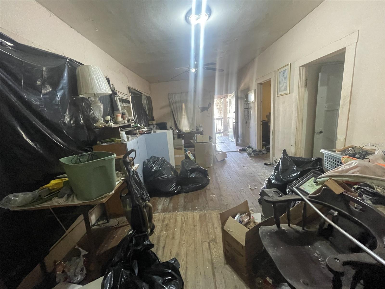 LAWNDALE - Residential