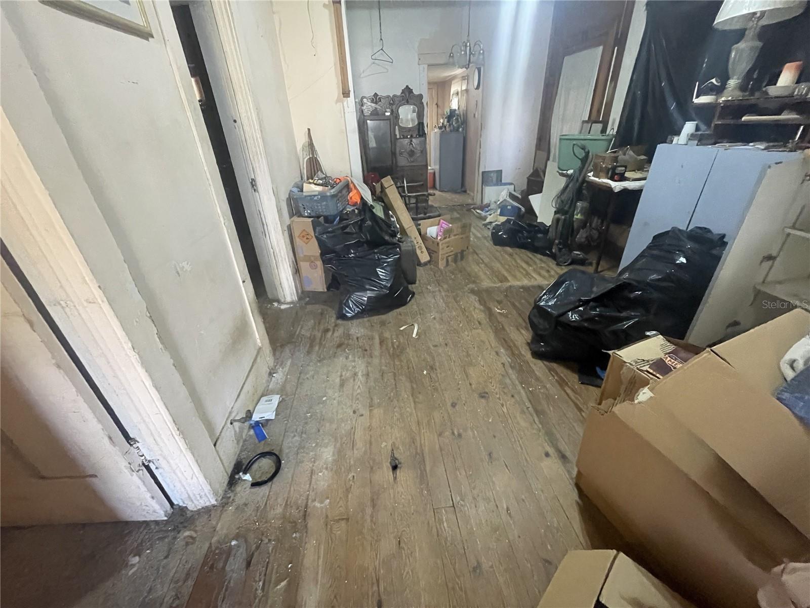 LAWNDALE - Residential