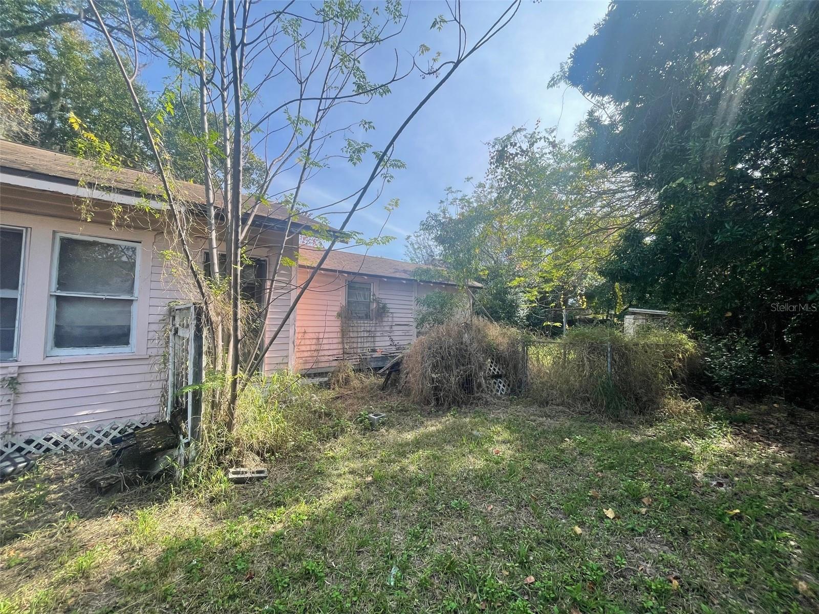 LAWNDALE - Residential