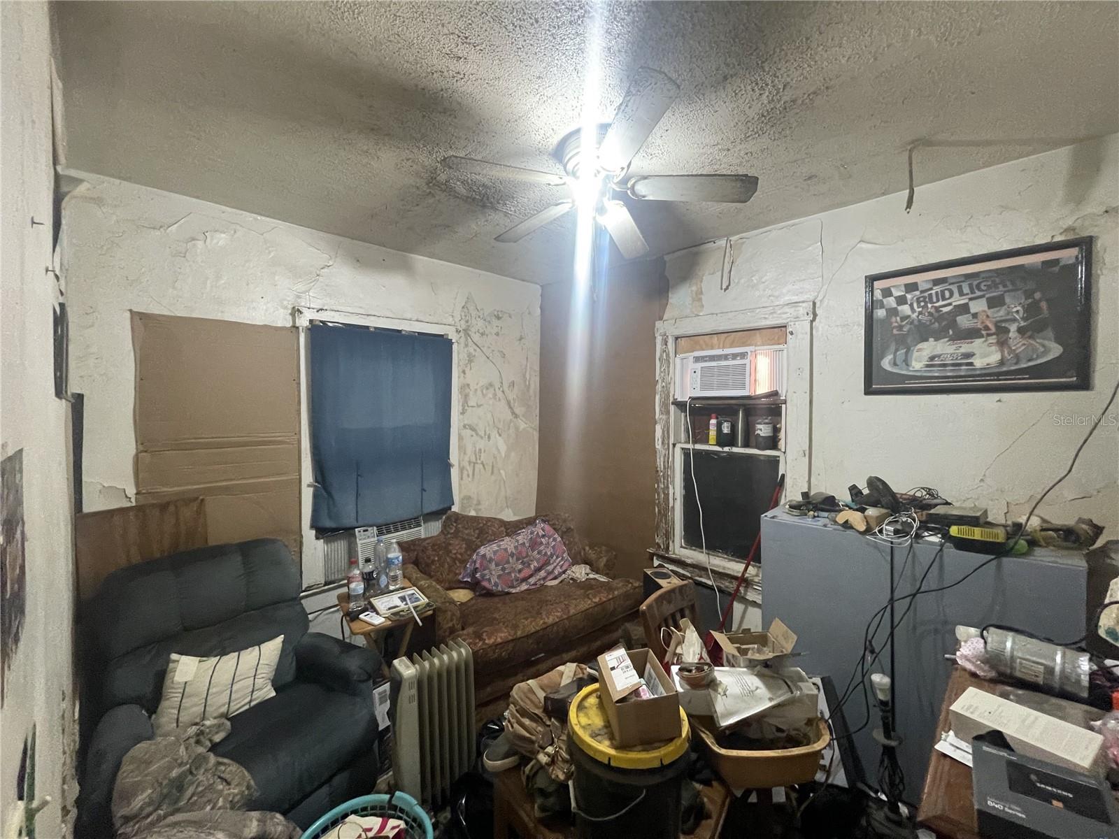 LAWNDALE - Residential