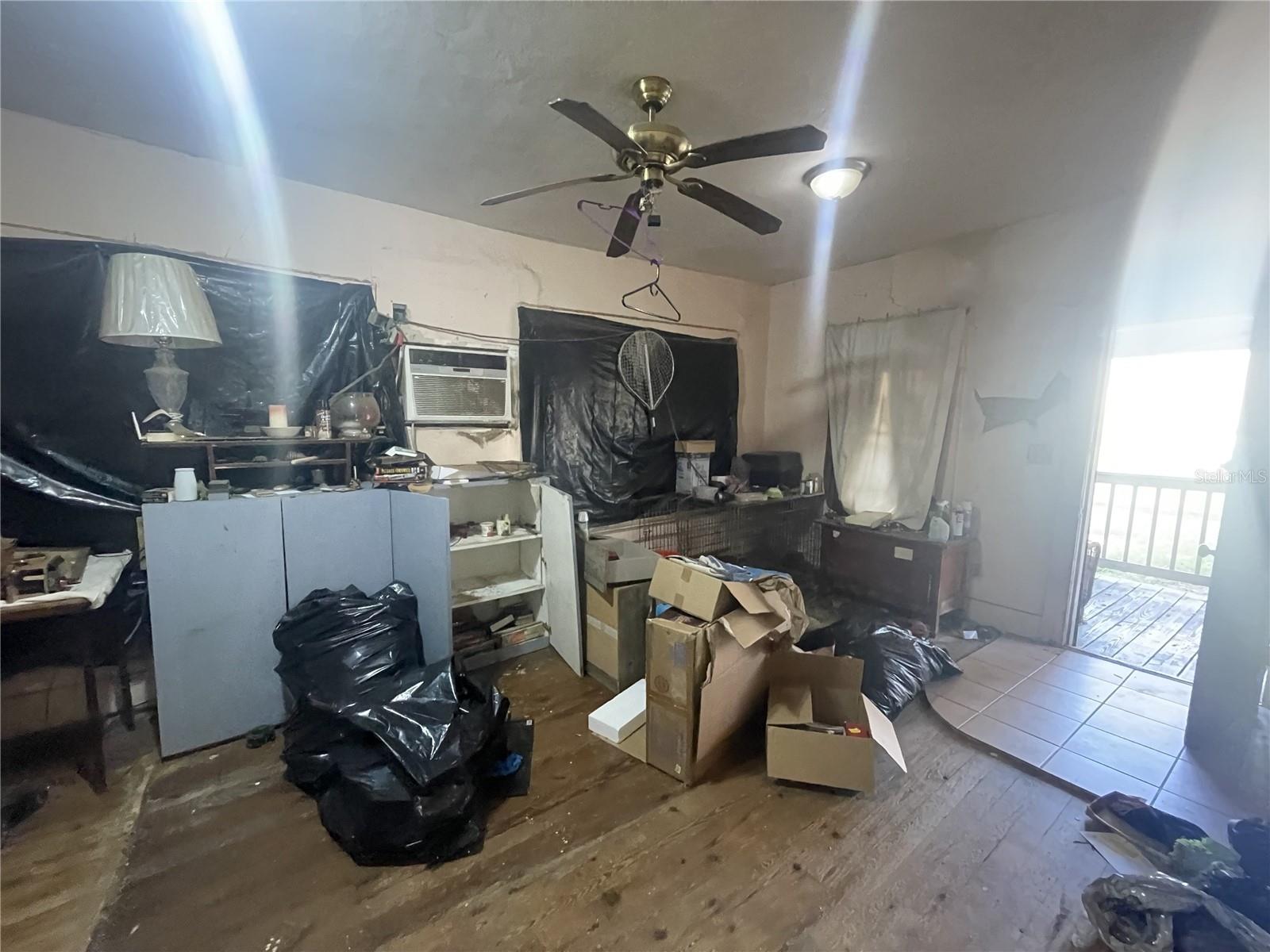 LAWNDALE - Residential