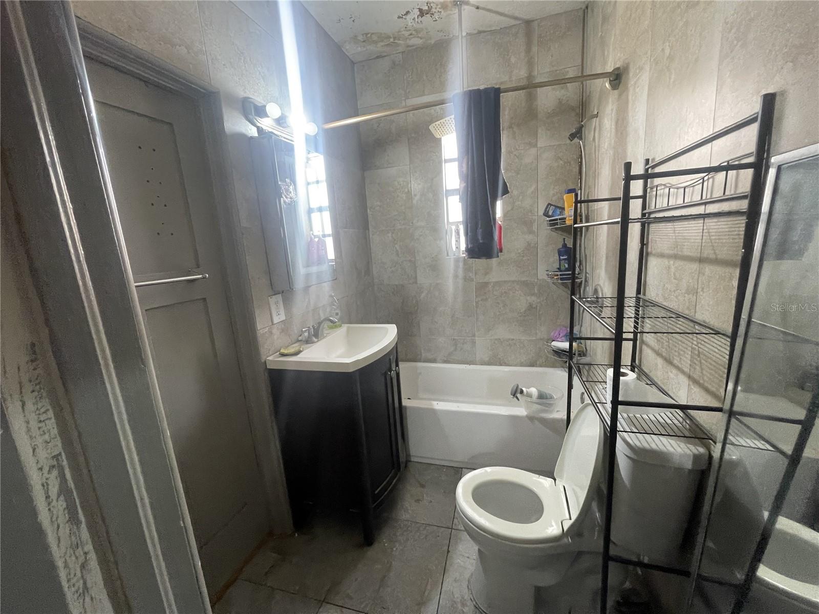 LAWNDALE - Residential