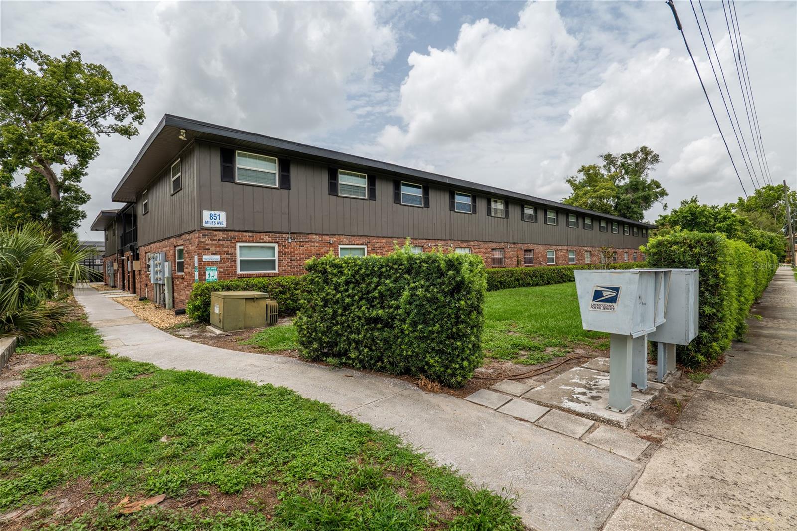 851 MILES AVENUE 8