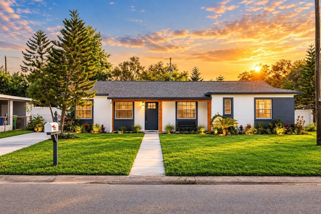 Photo of 4232 W Bay View Avenue, Tampa, FL 33611 (MLS # TB8551883)
