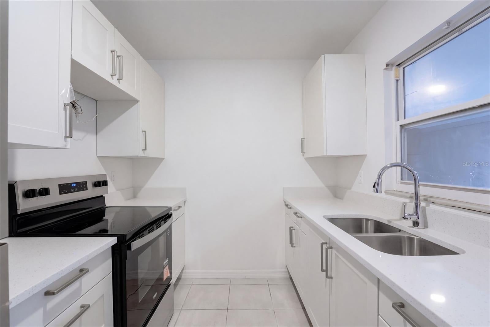 1075 TIMBERLANE TRAIL
