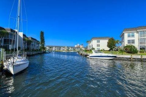 A home in LONGBOAT KEY