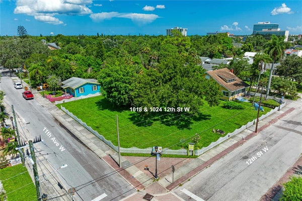 1018 12TH ST W, BRADENTON, FL 34205 - Image 4e25445d55861b9832b282ed6da9cb2e/4022690188