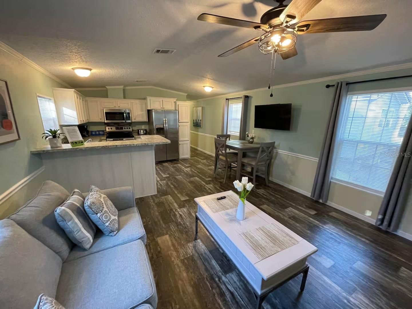 RAINBOW LAKES ESTATES - Residential