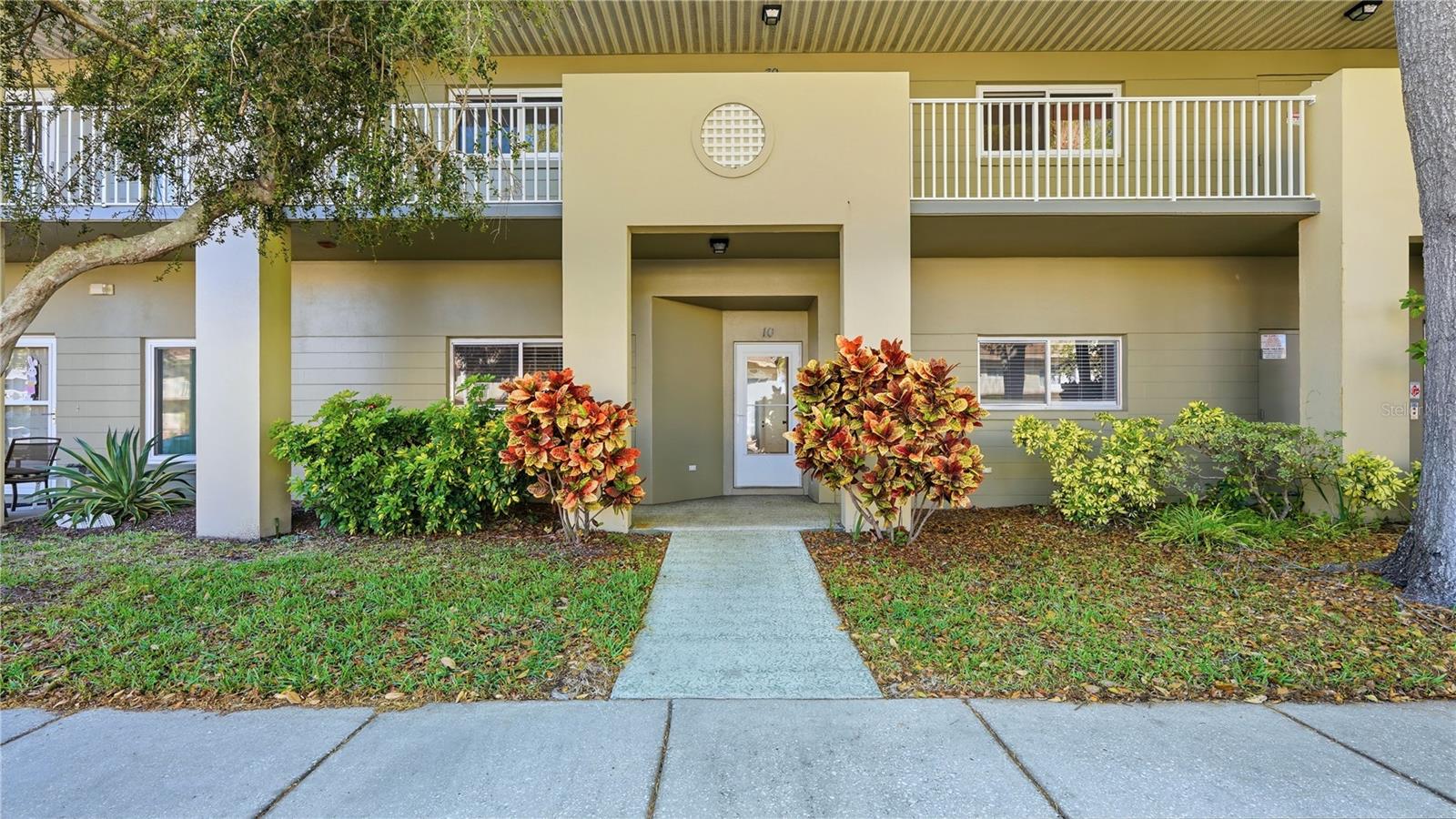 ON TOP OF THE WORLD - Residential