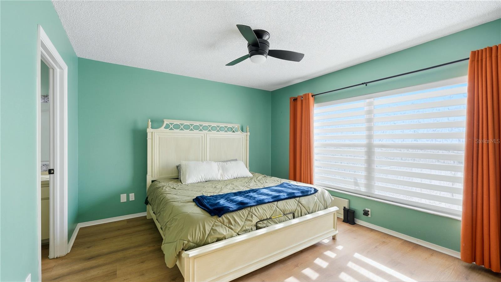 ON TOP OF THE WORLD - Residential