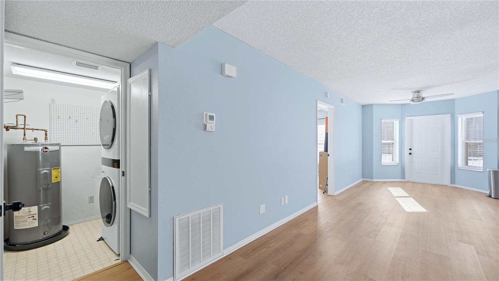 ON TOP OF THE WORLD - Residential