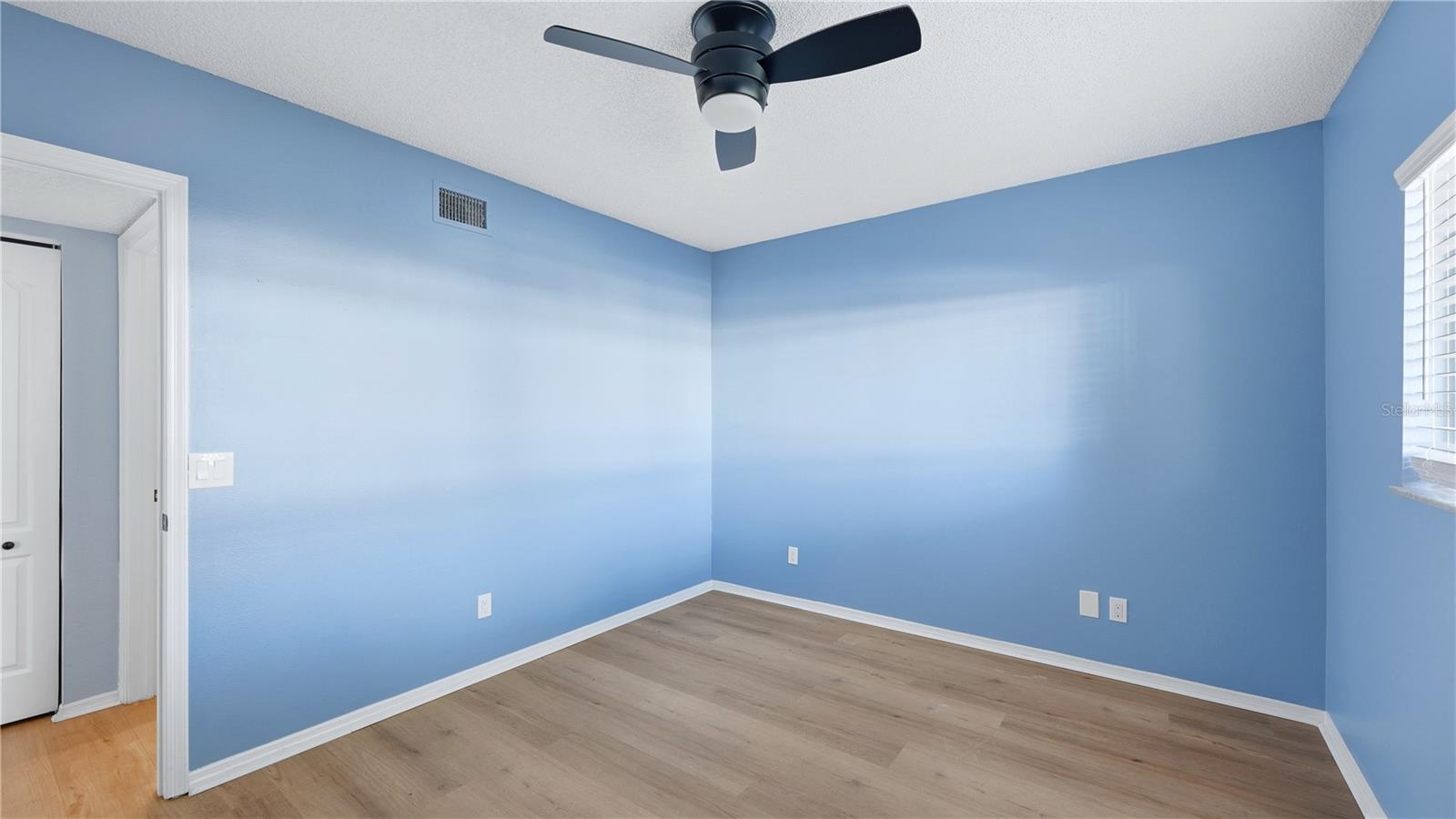 ON TOP OF THE WORLD - Residential