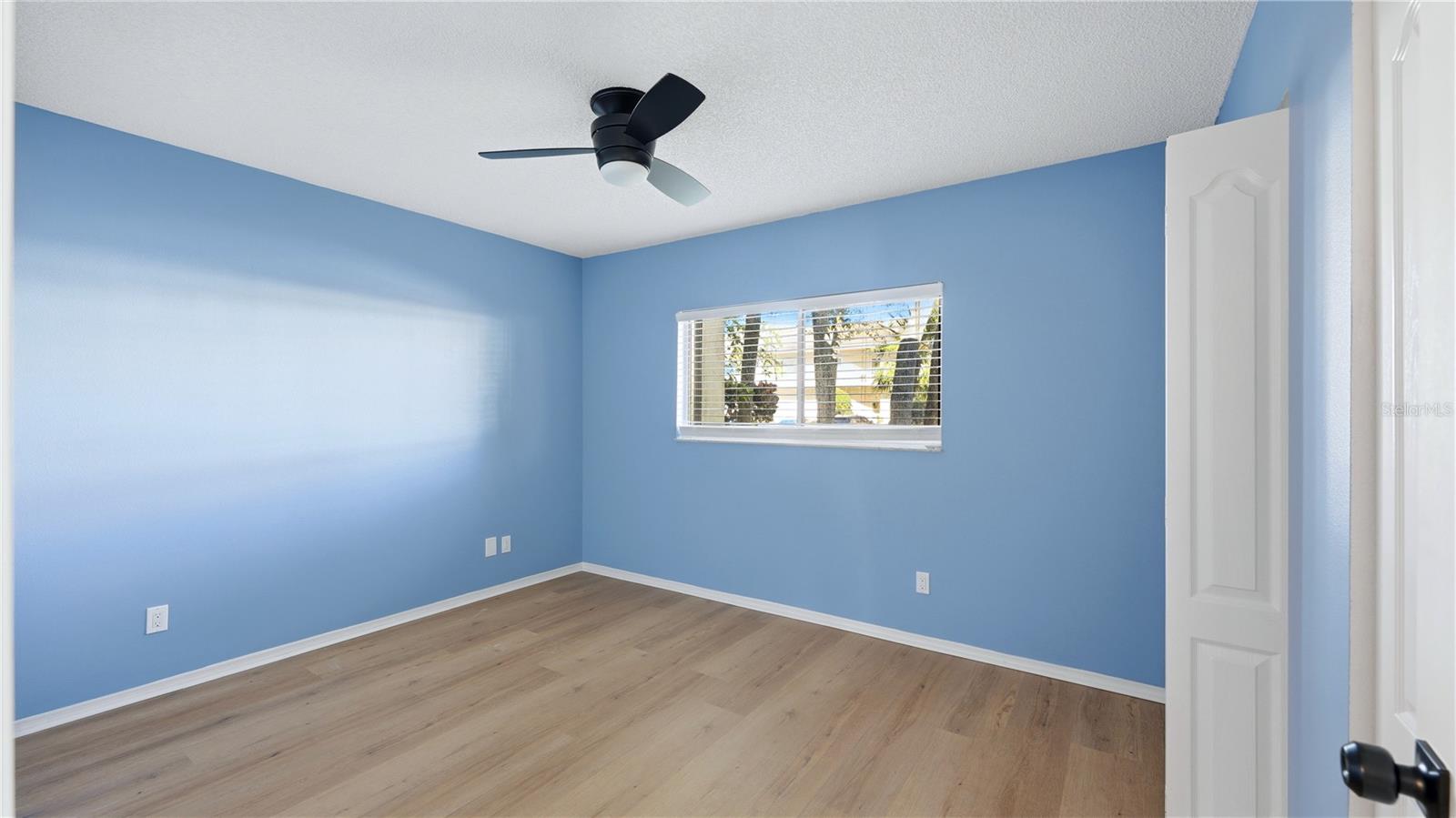 ON TOP OF THE WORLD - Residential