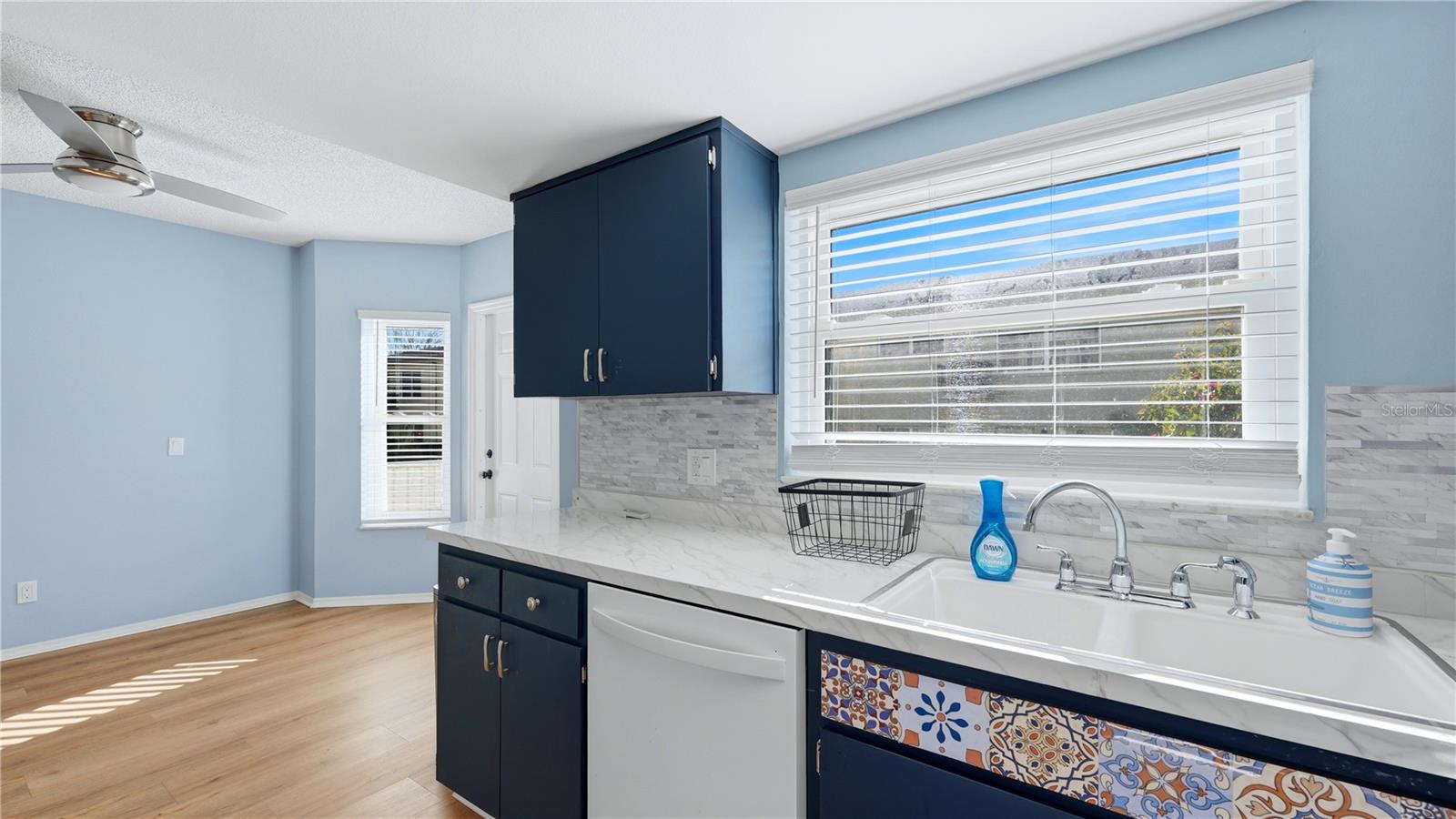 ON TOP OF THE WORLD - Residential