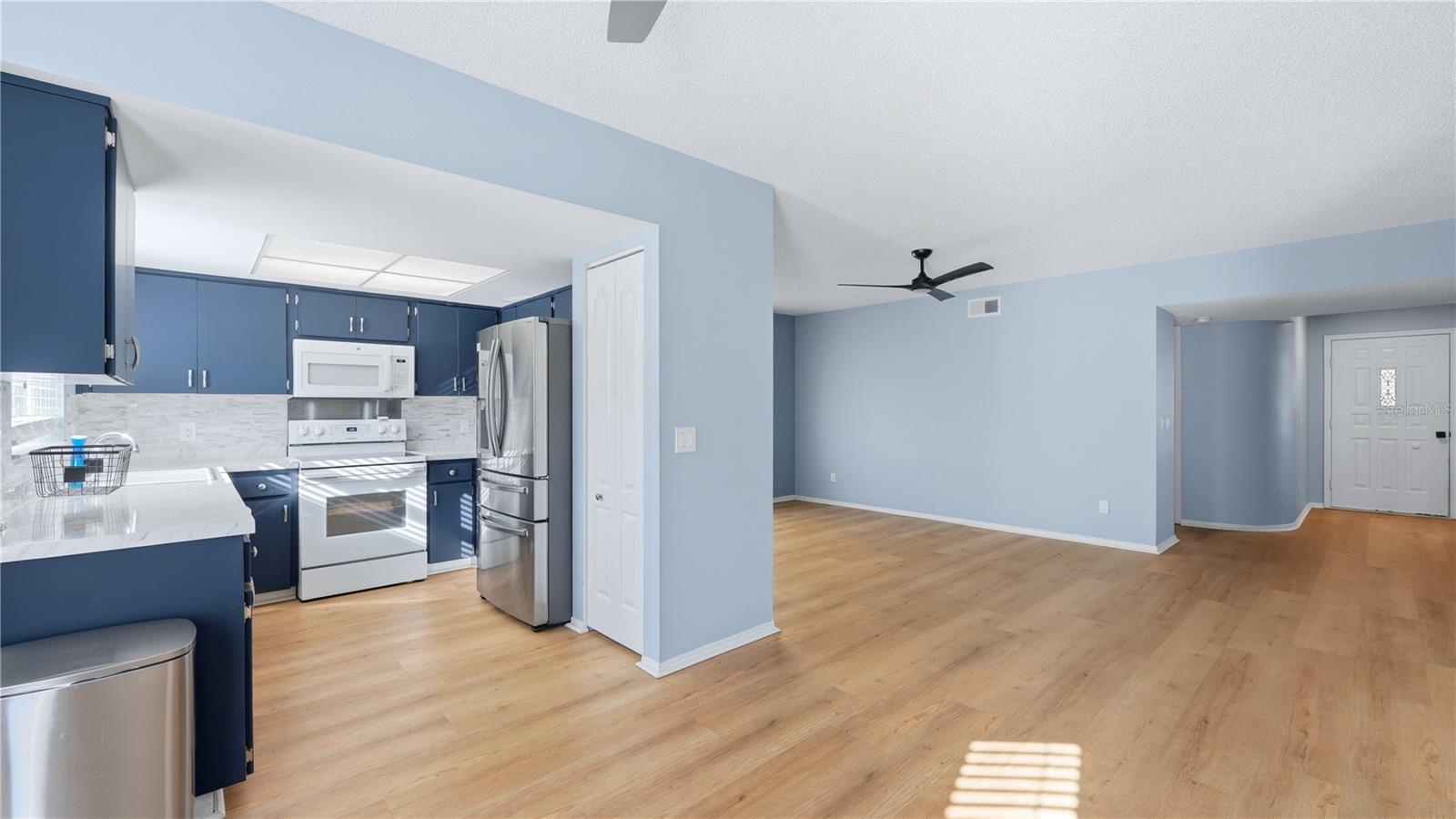 ON TOP OF THE WORLD - Residential