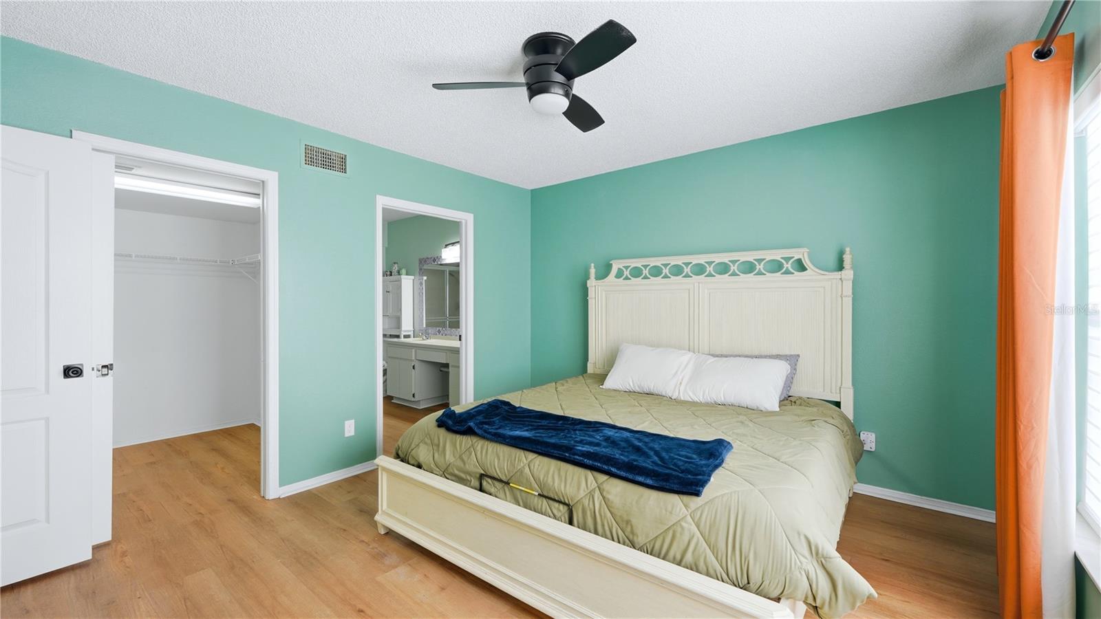 ON TOP OF THE WORLD - Residential