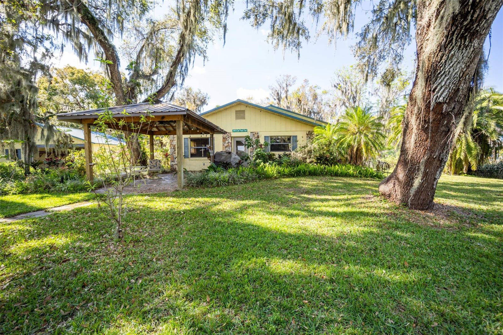 9415 CAT TRACK TRAIL