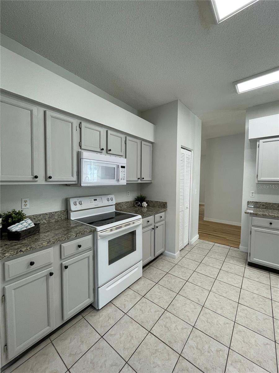 HEATHER LAKES UNIT XII - Residential Lease