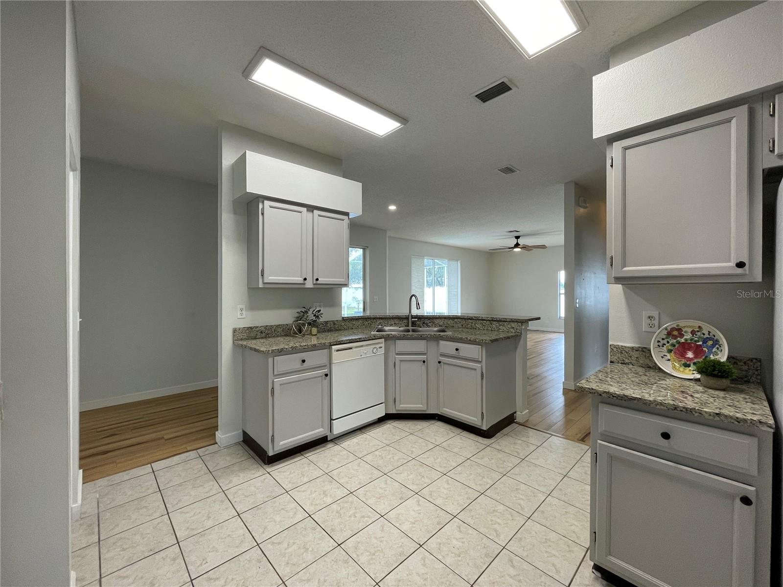 HEATHER LAKES UNIT XII - Residential Lease