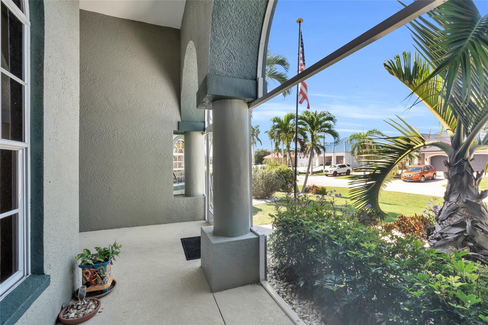 5413 SW 24TH PLACE, CAPE CORAL, FL, 33914/$550,000 3 5413 SW 24TH PLACE