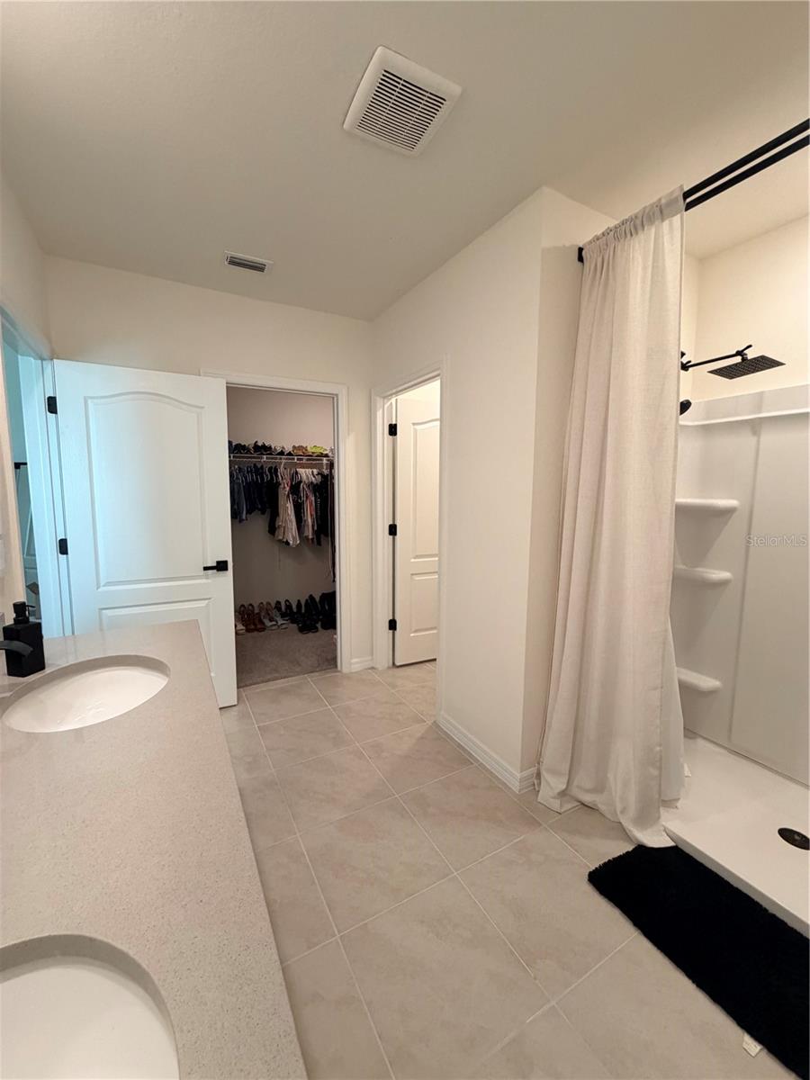 BRADBURY CRK PH I - Residential Lease