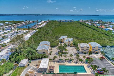 A home in LONGBOAT KEY