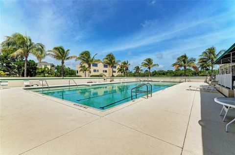 A home in LONGBOAT KEY