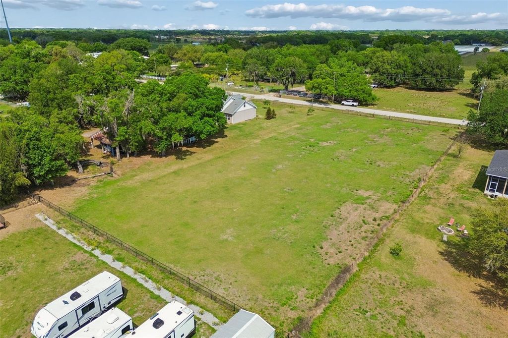 Photo of 2805 Medulla Road, Plant City, FL 33566 (MLS # TB8490995)