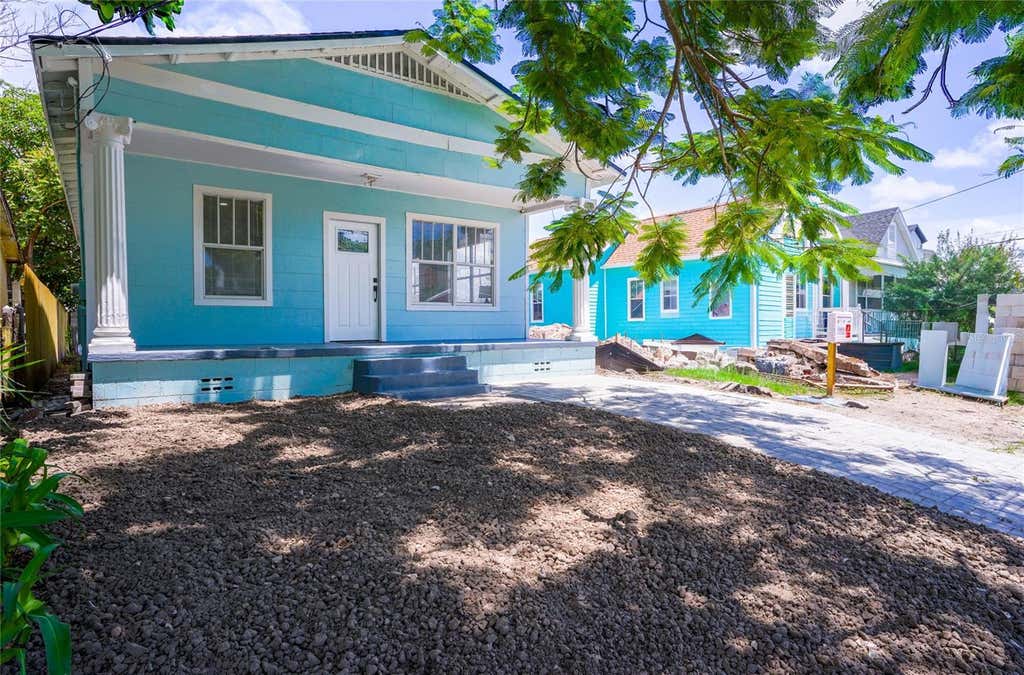 Photo of 2517 W Palmetto Street, Tampa, FL 33607 (MLS # TB8538817)