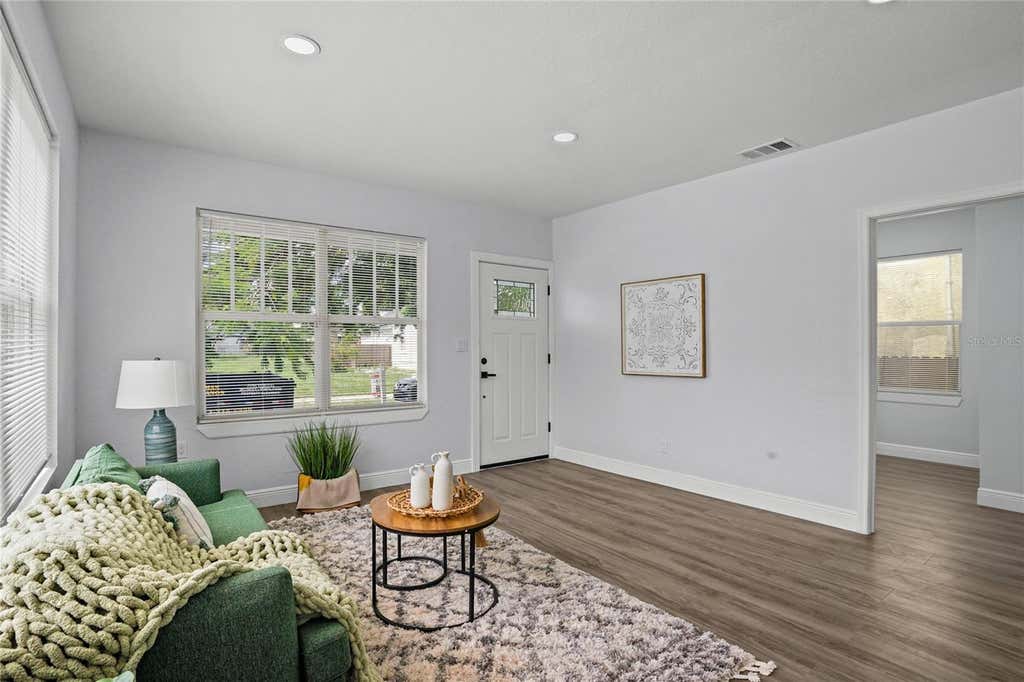 Photo of 2517 W Palmetto Street, Tampa, FL 33607 (MLS # TB8538817)