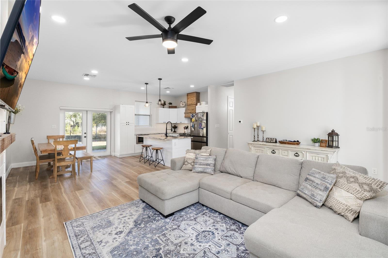 CHARLOTTE ESTATES - Residential