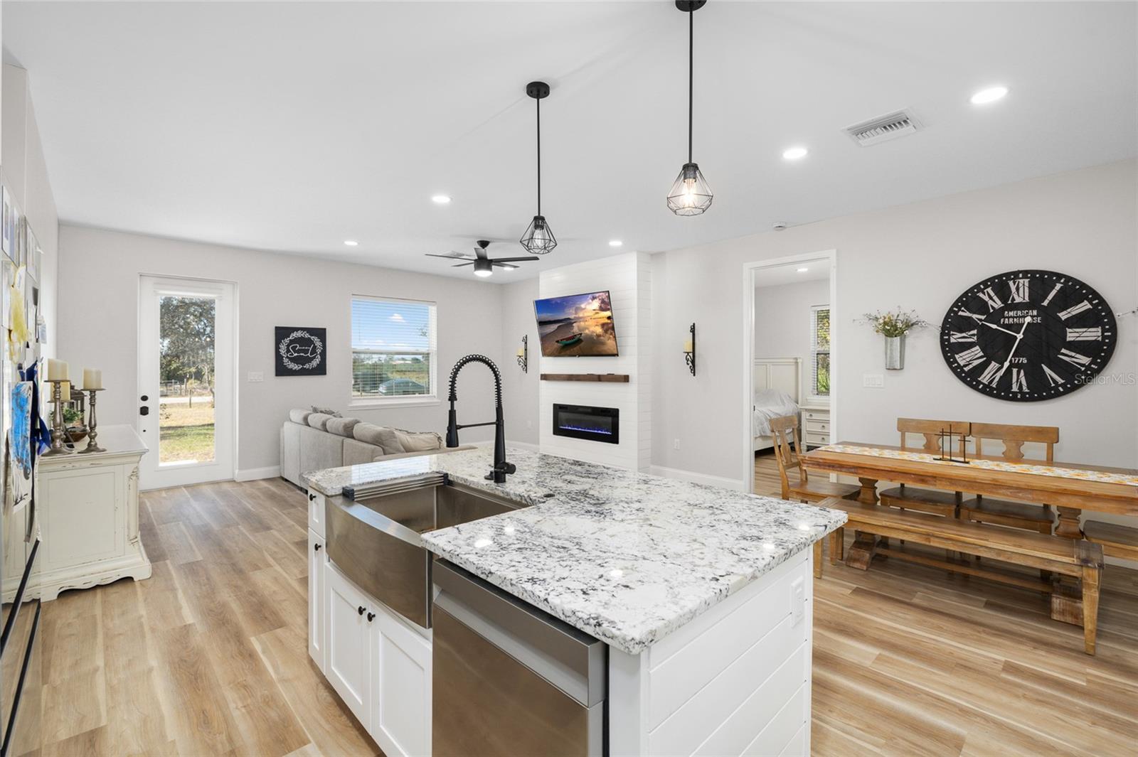 CHARLOTTE ESTATES - Residential