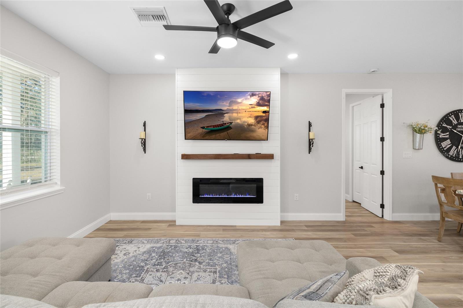 CHARLOTTE ESTATES - Residential