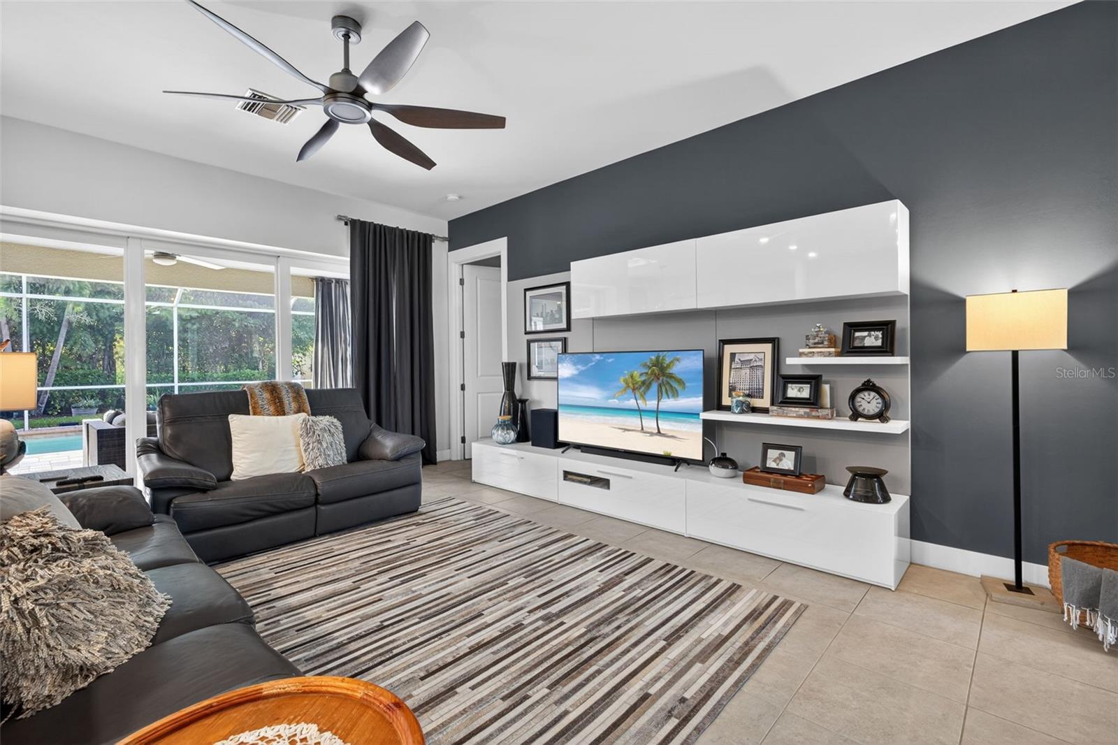 SUNSET VISTA - Residential