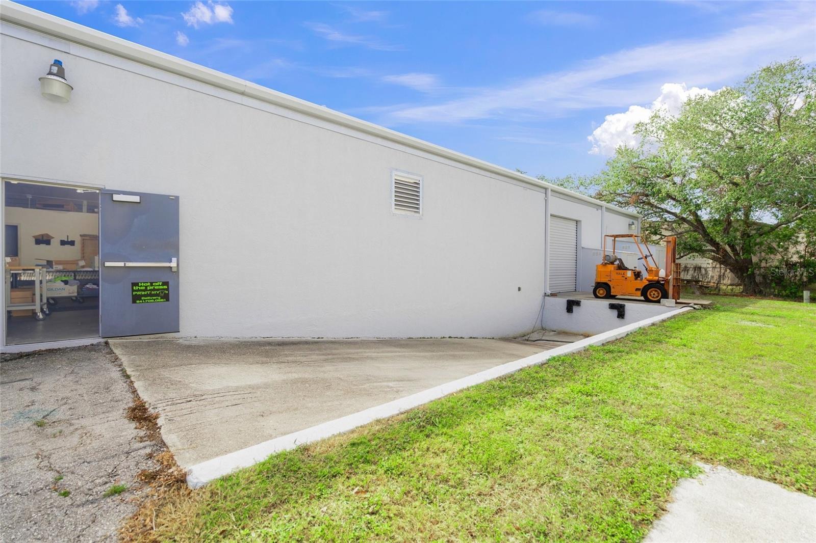 NORTH GATE CENTER - Commercial Sale